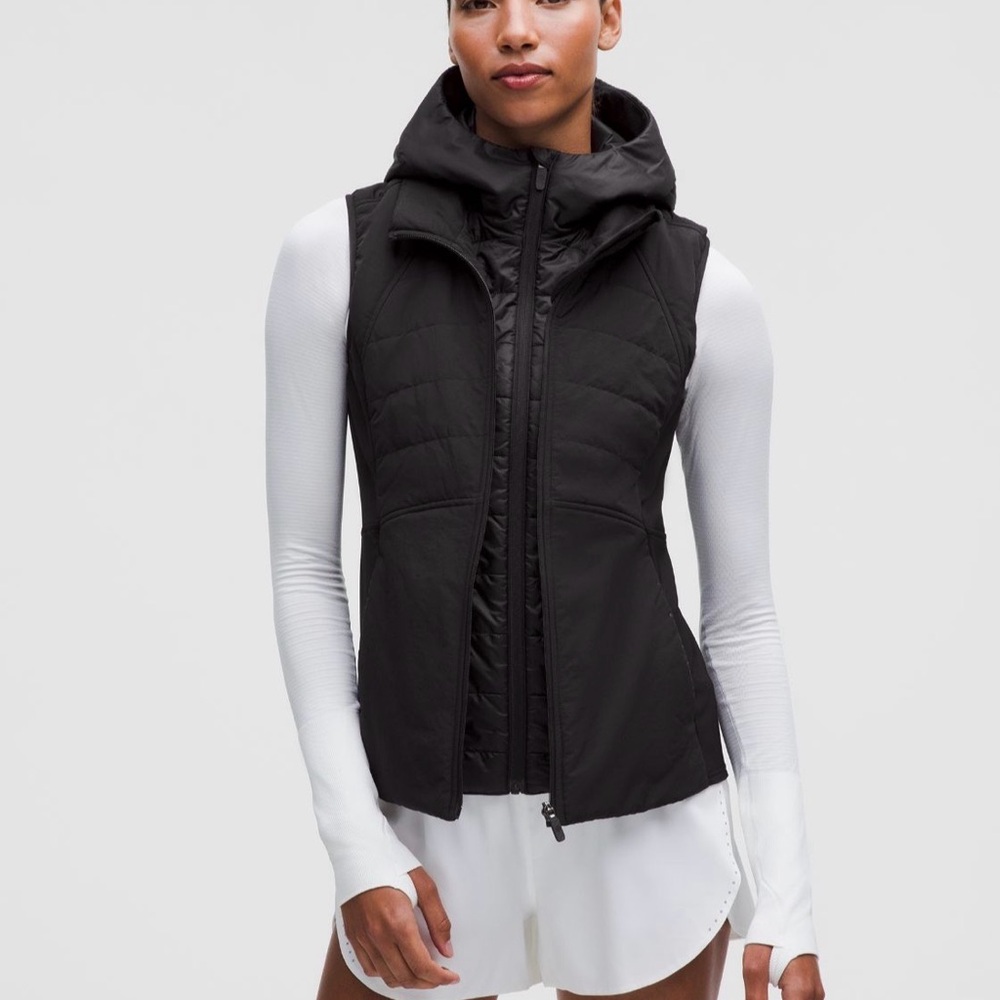Lululemon Another Mile Vest with Zip-Out Hood - Size 6 - Like New - Black